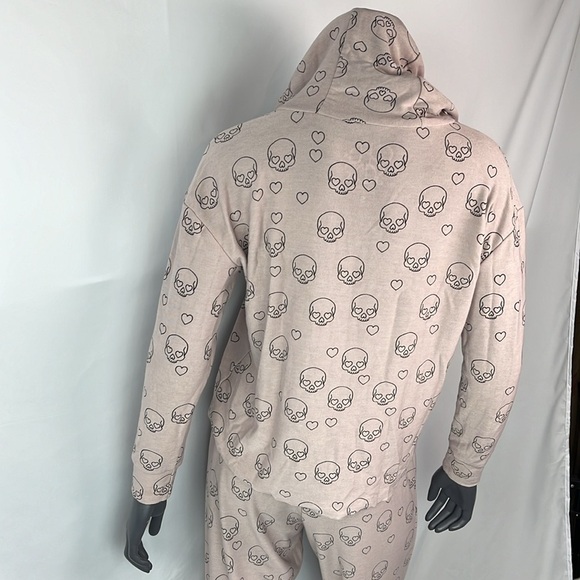 Chaser blush pink skull and hearts hooded sweater and pant set small and medium - Picture 7 of 11